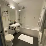 La Glycine Hotel, Et Bien-etre 2* Bénouville