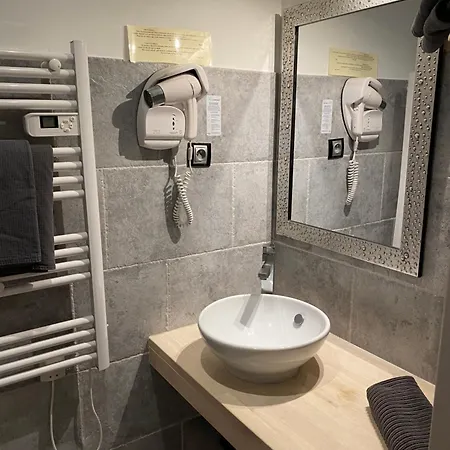 La Glycine Hotel, Et Bien-être Hotel 2*