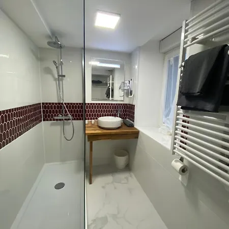 La Glycine Hotel, Et Bien-etre Hotell 2*