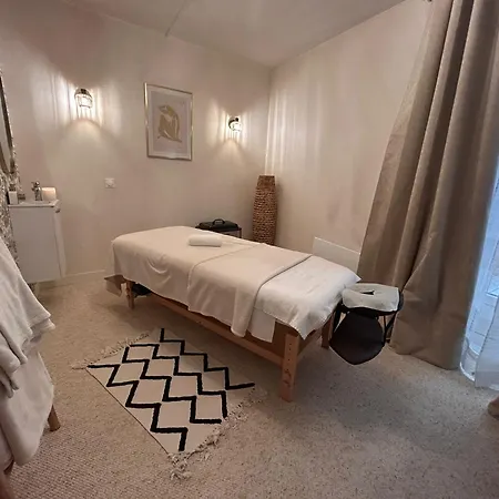 La Glycine Hotel, Et Bien-être Bénouville