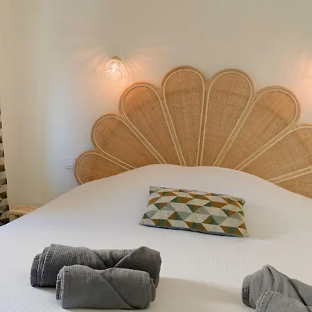 Hotell La Glycine Hotel, Et Bien-etre Bénouville