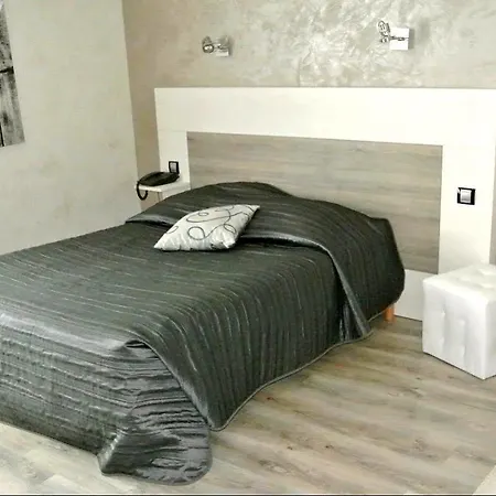 מלון La Glycine Hotel, Et Bien-etre Bénouville