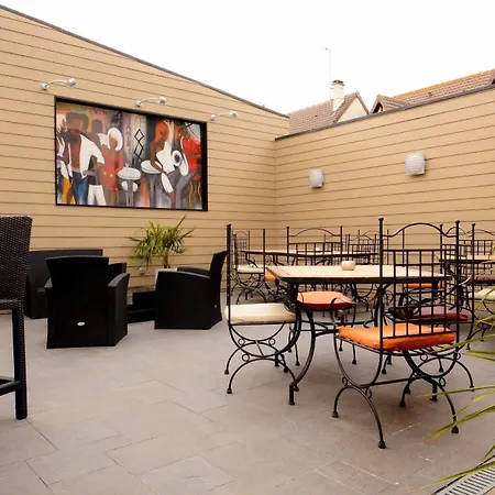 La Glycine Hotel, Et Bien-etre Hotell Bénouville
