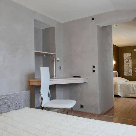 La Glycine Hotel, Et Bien-etre מלון 2*