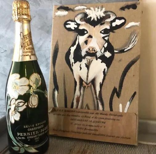 Отель La Glycine Hotel, Et Bien-etre Бенувиль