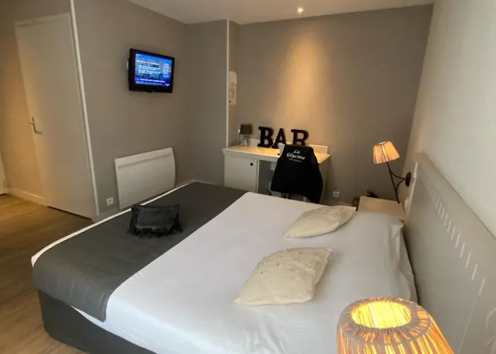 La Glycine Hotel, Et Bien-etre 2* Бенувиль