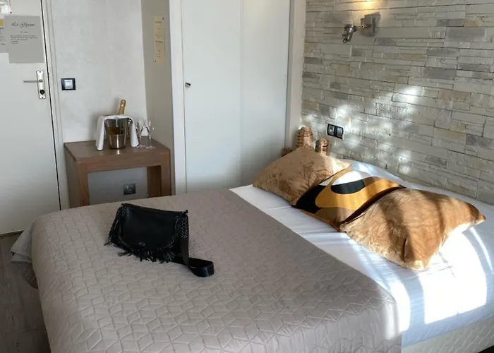 Отель La Glycine Hotel, Et Bien-etre