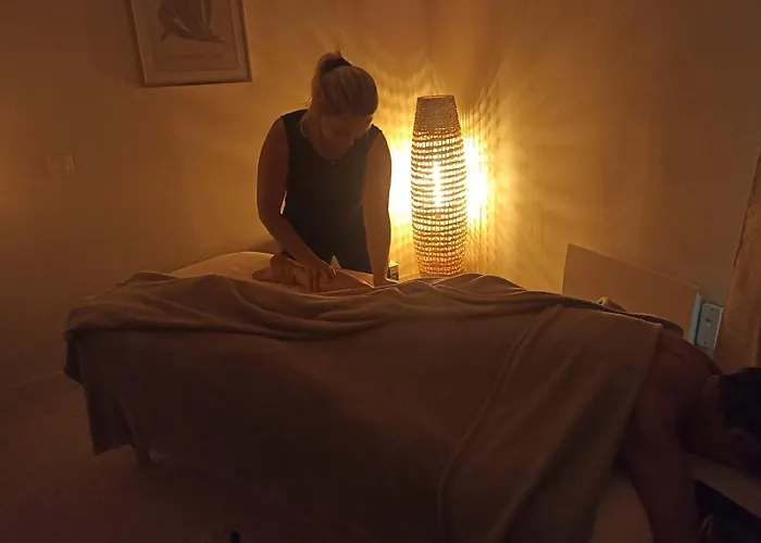 La Glycine Hotel, Et Bien-etre 2* Бенувиль