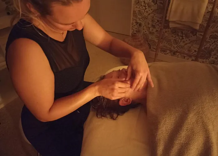 Отель La Glycine Hotel, Et Bien-etre 2*