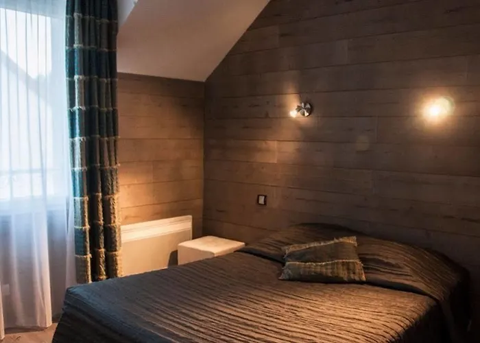 La Glycine Hotel, Et Bien-etre 2* Бенувиль