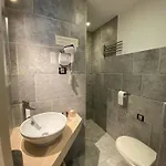 La Glycine Hotel, Et Bien-etre 2* Bénouville