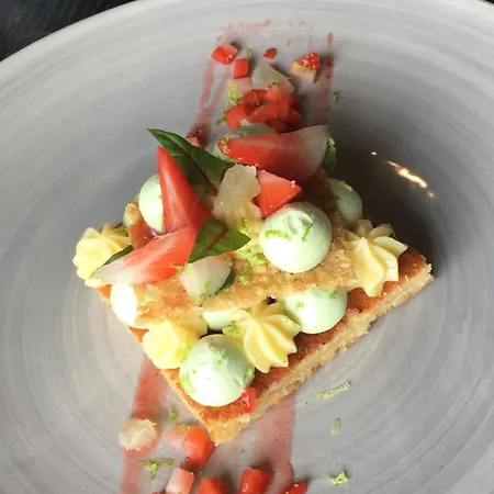 La Glycine Hotel, Et Bien-etre Hotel