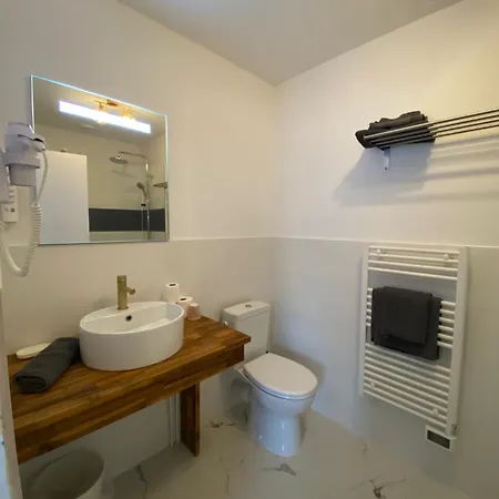 Ξενοδοχείο La Glycine Hotel, Et Bien-etre 2*