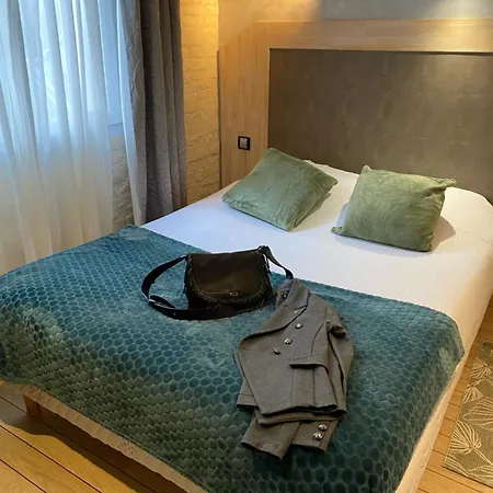 La Glycine Hotel, Et Bien-etre Ξενοδοχείο 2*