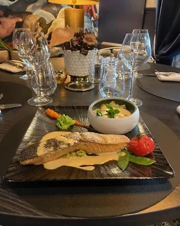 La Glycine Hotel, Et Bien-etre Hotel