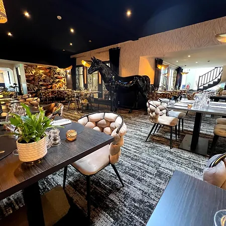 Ξενοδοχείο La Glycine Hotel, Et Bien-etre Bénouville