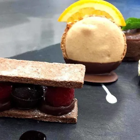 La Glycine Hotel, Et Bien-etre Hotel 2*