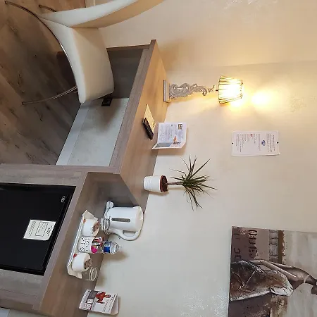 Hotel La Glycine Hotel, Et Bien-etre Bénouville