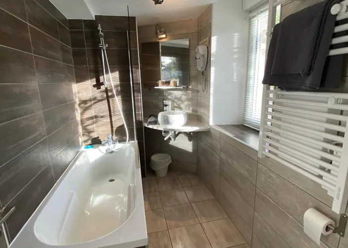 La Glycine Hotel, Spa Et Bien-Etre Hotel Benouville (Calvados)